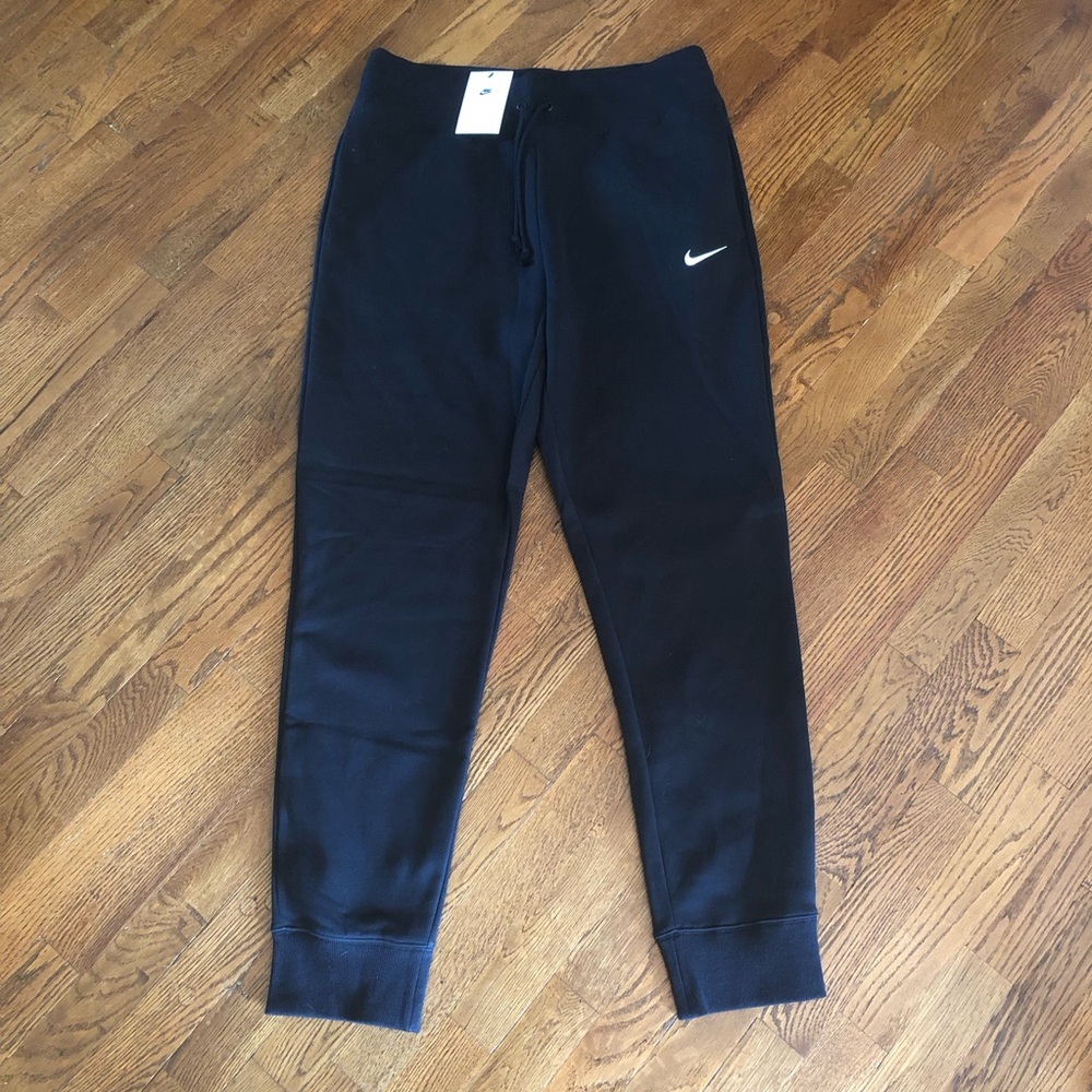 NEW Nike joggers women’s large DQ5688-010